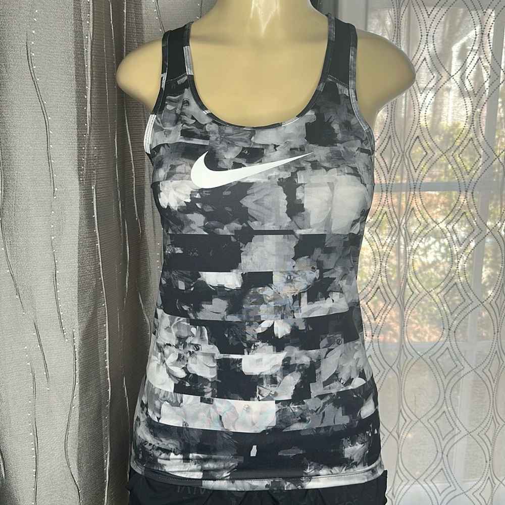 Nike Women’s Tank Flower Jams Dri-Fit Racer Back AthleticTop Sz M Black Gray